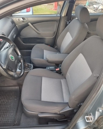 Skoda Octavia cena 8800 przebieg: 189000, rok produkcji 2002 z Zwoleń małe 301